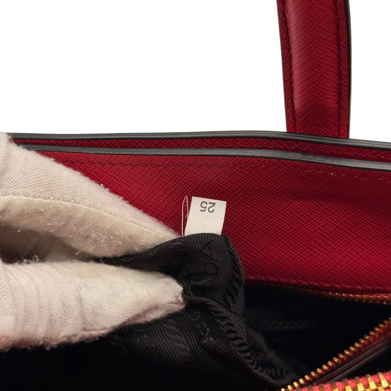 Prada Handtasche Triple Pocket