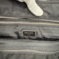Prada Handtasche / Wickeltasche Re-Nylon