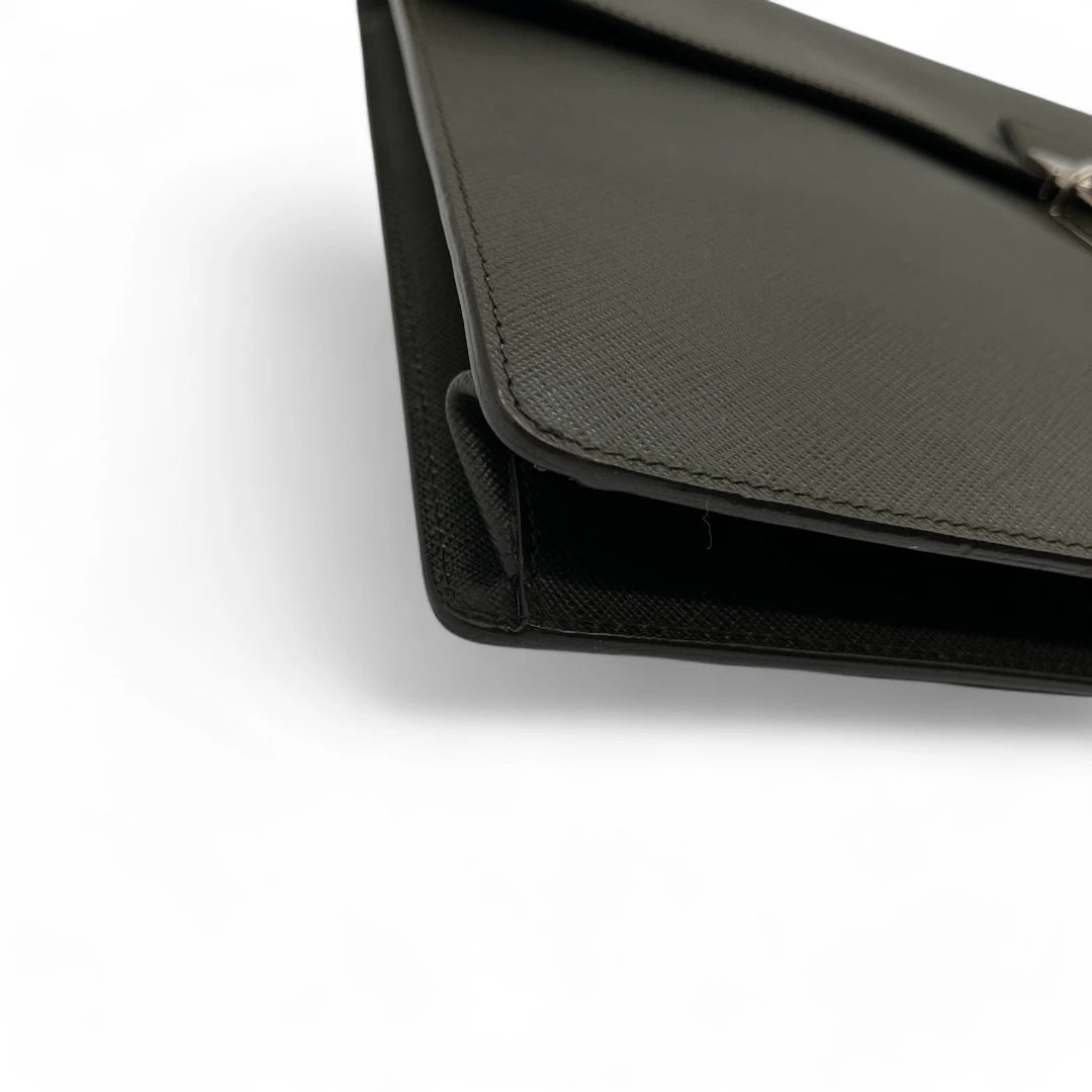 Prada Laptoptasche aus Saffiano Leder in khaki