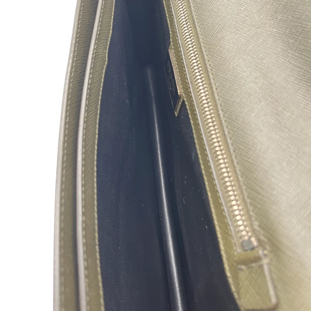 Prada Laptoptasche aus Saffiano Leder in khaki