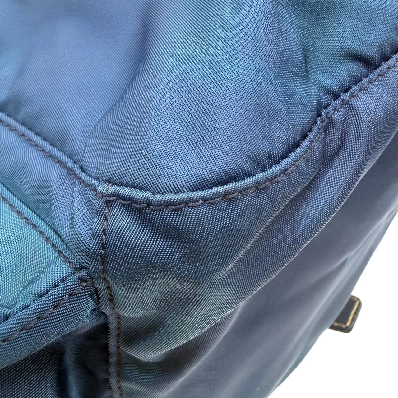 Prada Messengertasche mit seitlichen Taschen