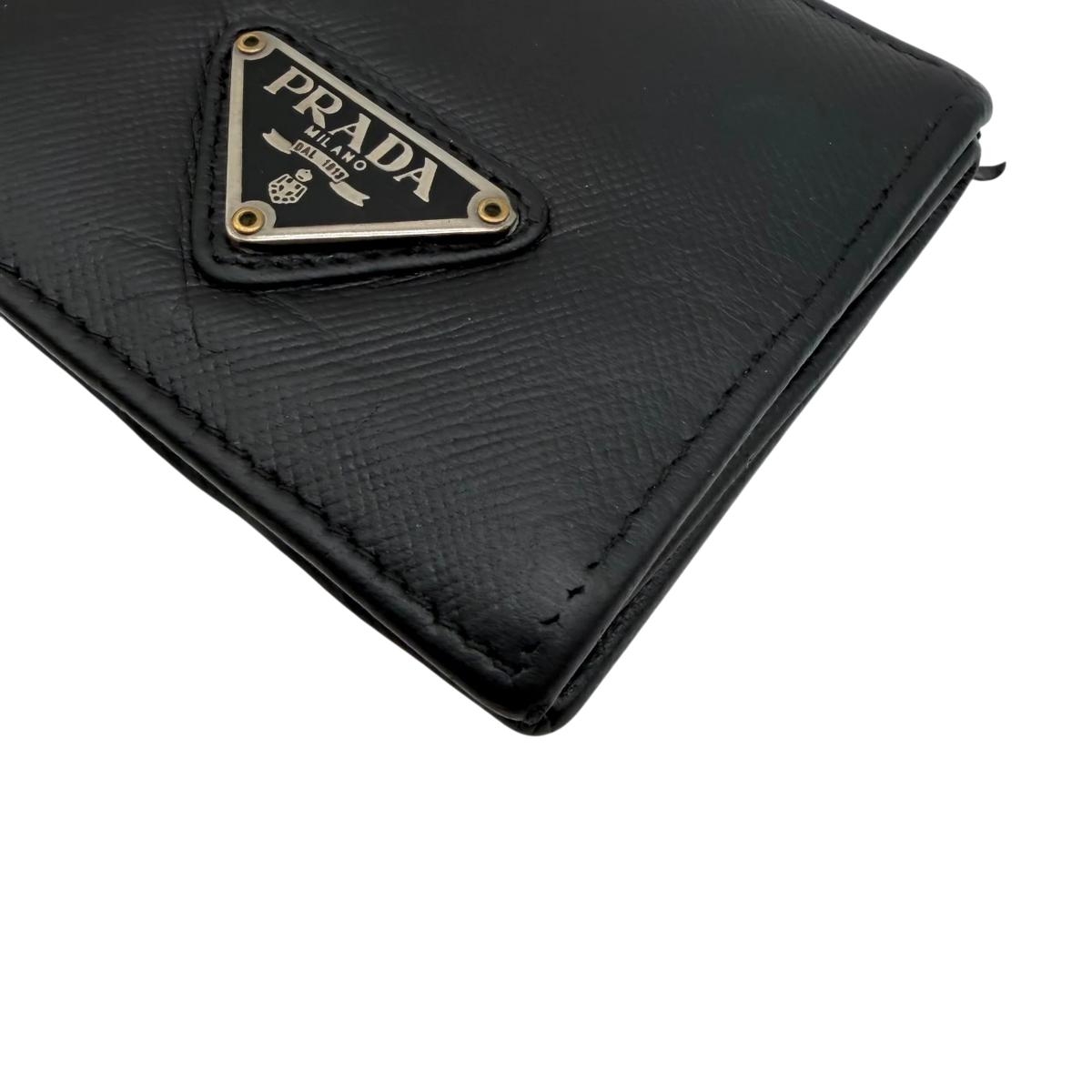 Prada Geldbeutel / Münzetui aus Leder schwarz – Logo im Detail
