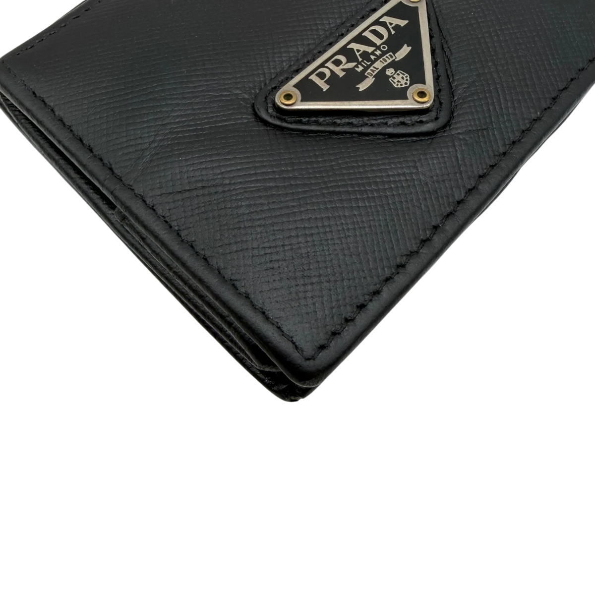 Prada Geldbeutel / Münzetui aus Leder schwarz – Logo im Detail