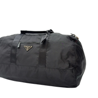 Prada Reisetasche in Zylinderform aus Nylon schwarz – Gesamtansicht