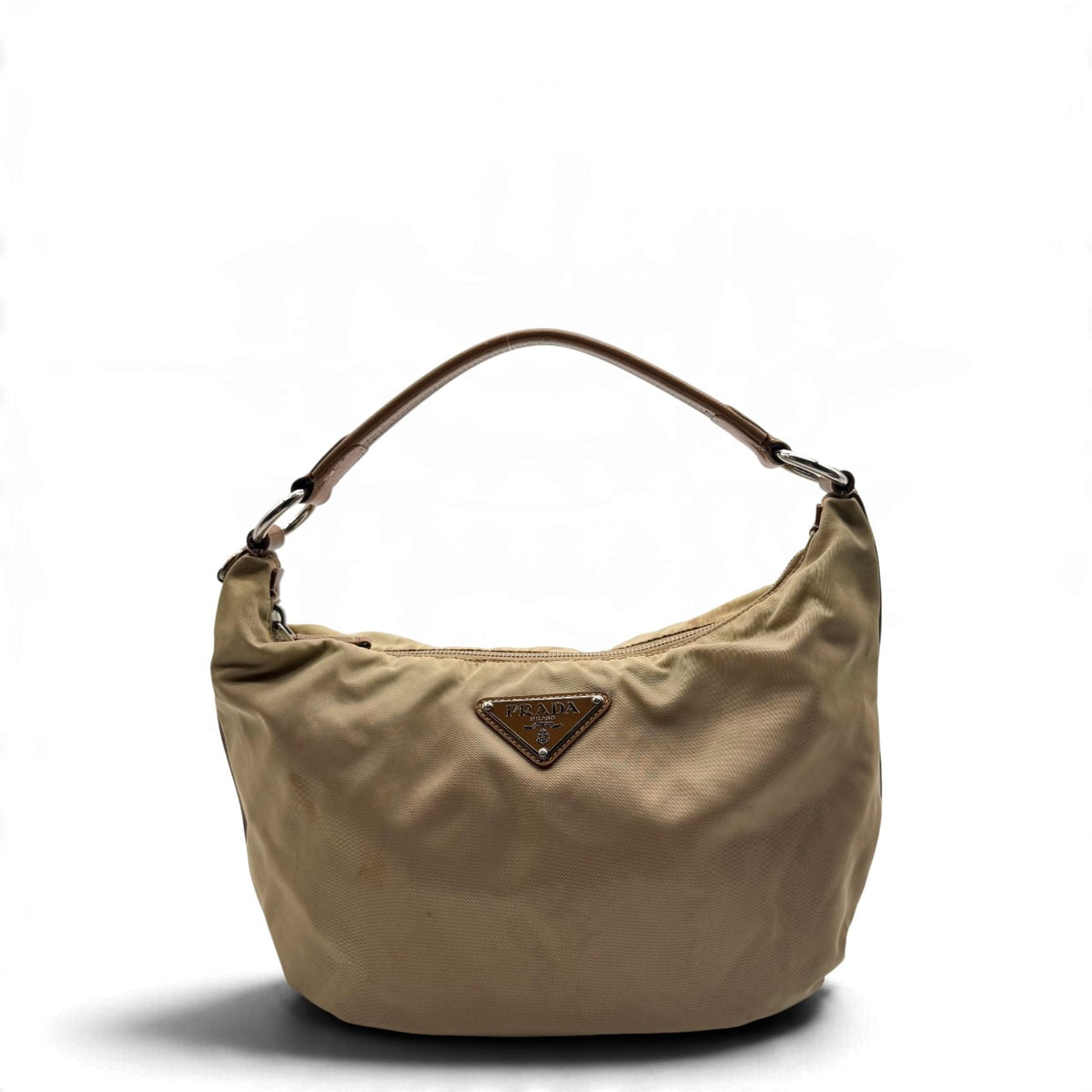 Prada Schultertasche Croissant aus Nylon beige – Gesamtansicht