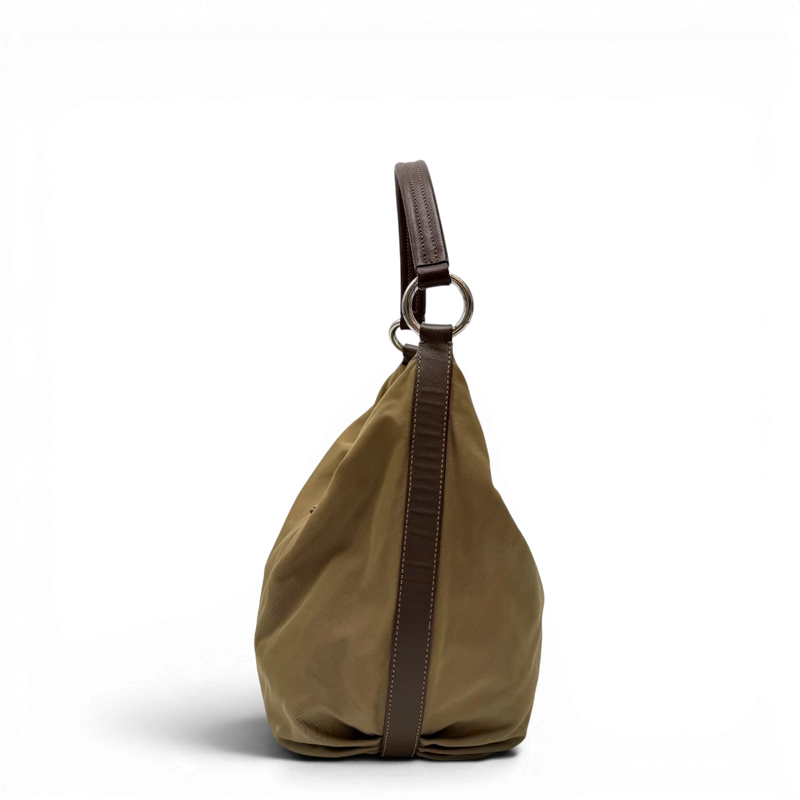 Prada Schultertasche Hobo Croissant aus Nylon beige