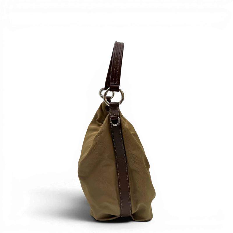 Prada Schultertasche Hobo Croissant aus Nylon beige