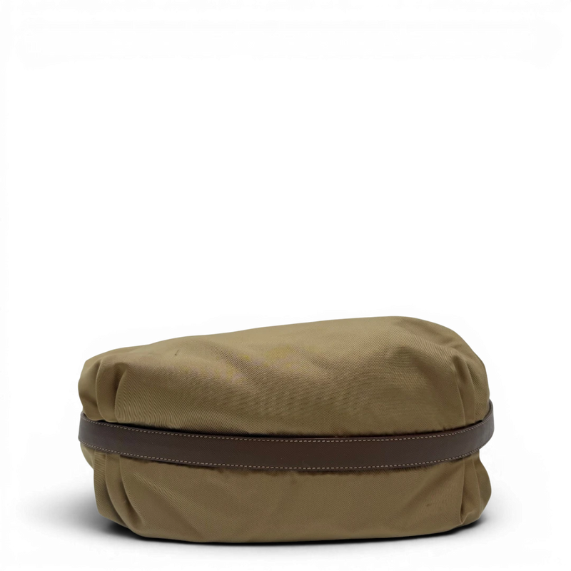 Prada Schultertasche Hobo Croissant aus Nylon beige