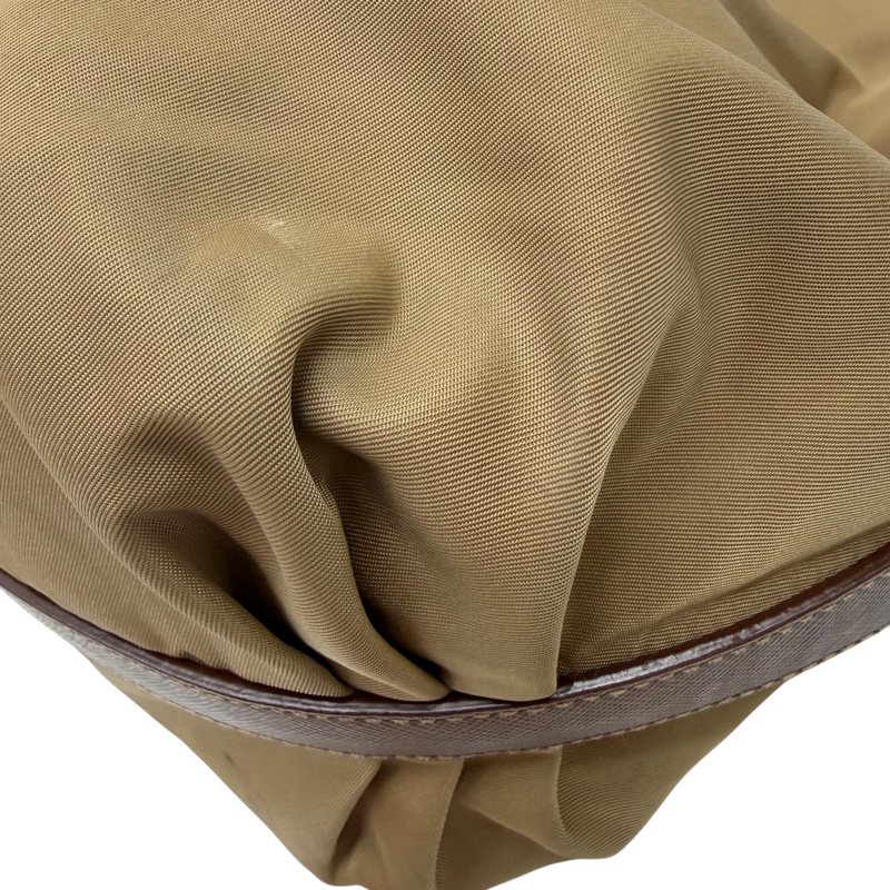 Prada Schultertasche Hobo Croissant aus Nylon beige