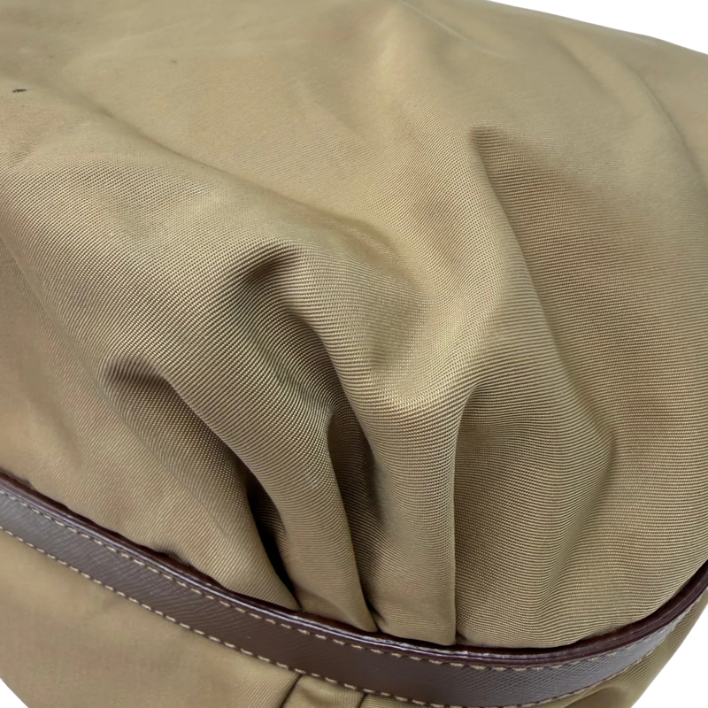 Prada Schultertasche Hobo Croissant aus Nylon beige