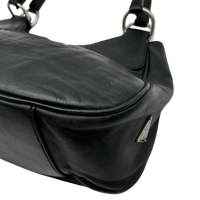Prada Schultertasche Hobo aus Leder schwarz
