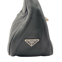 Prada Schultertasche Hobo aus Leder schwarz