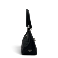 Prada Schultertasche Hobo aus Leder schwarz