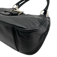 Prada Schultertasche Hobo aus Leder schwarz