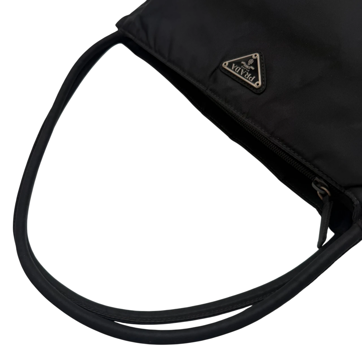 Prada Shopper aus Nylon schwarz – Logo im Detail