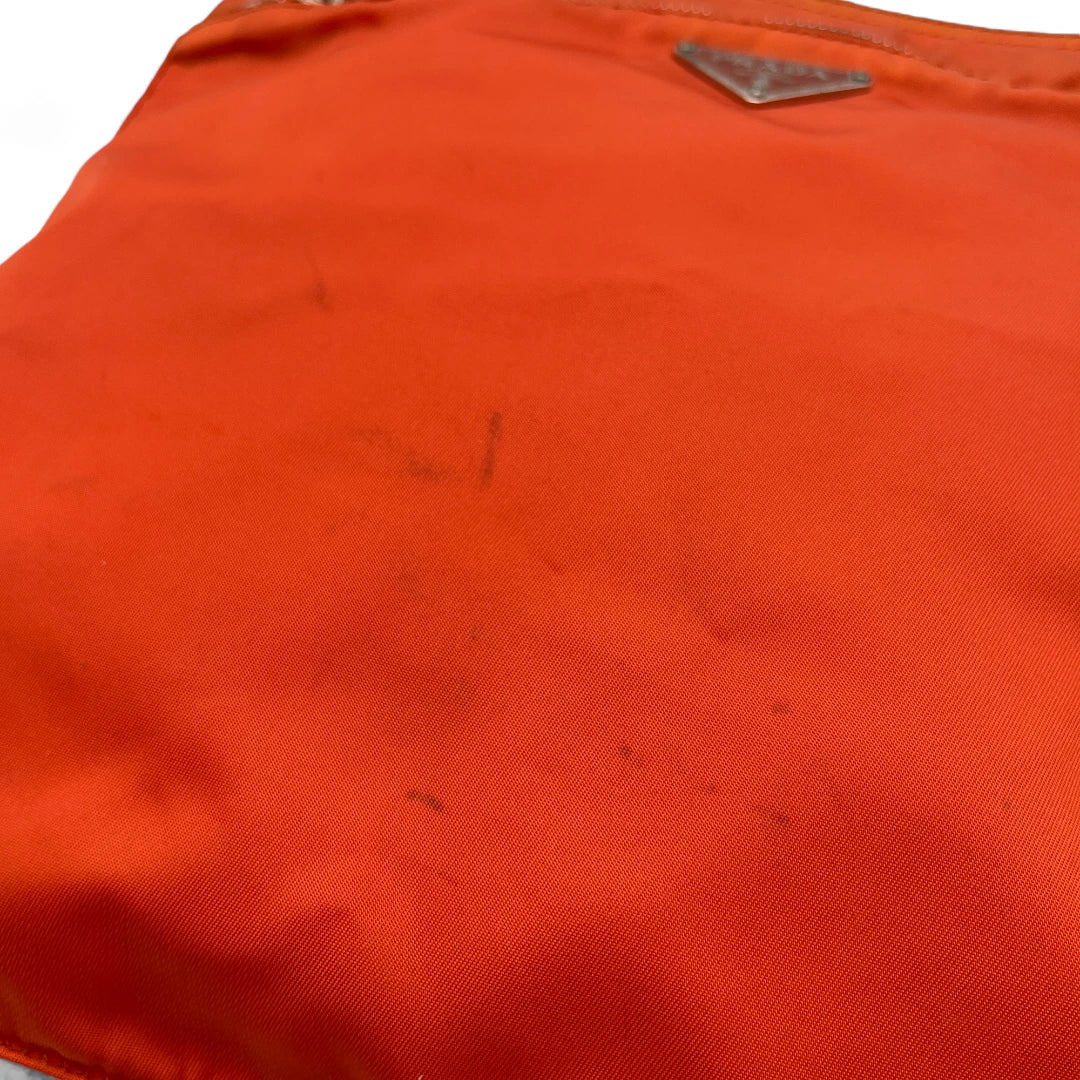 Prada Umhängetasche mit silbernen Zipper aus Nylon orange