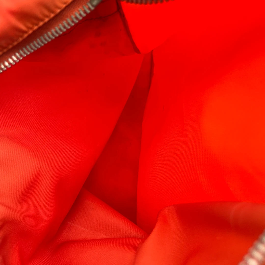 Prada Umhängetasche mit silbernen Zipper aus Nylon orange