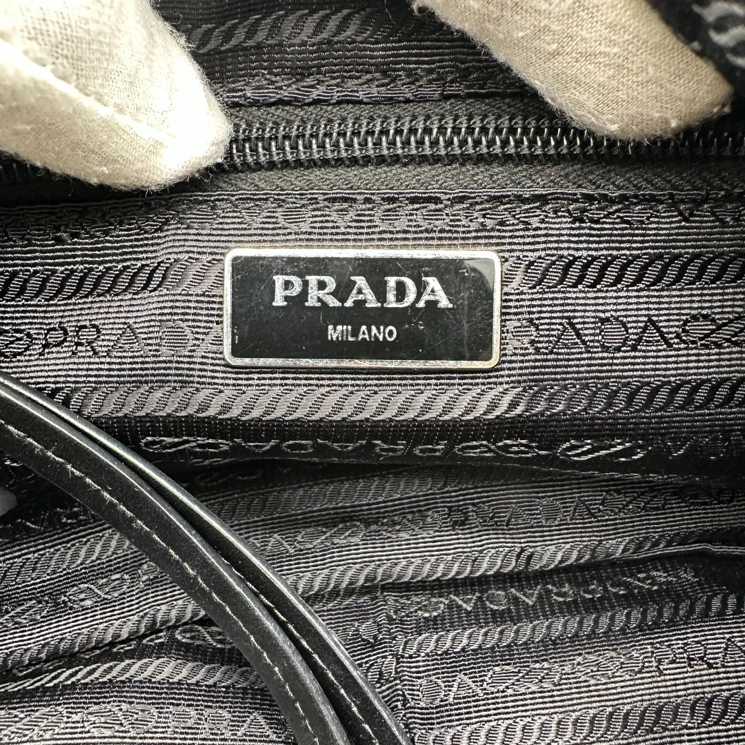 Umhängetasche AW18 mit Nieten aus Nylon schwarz