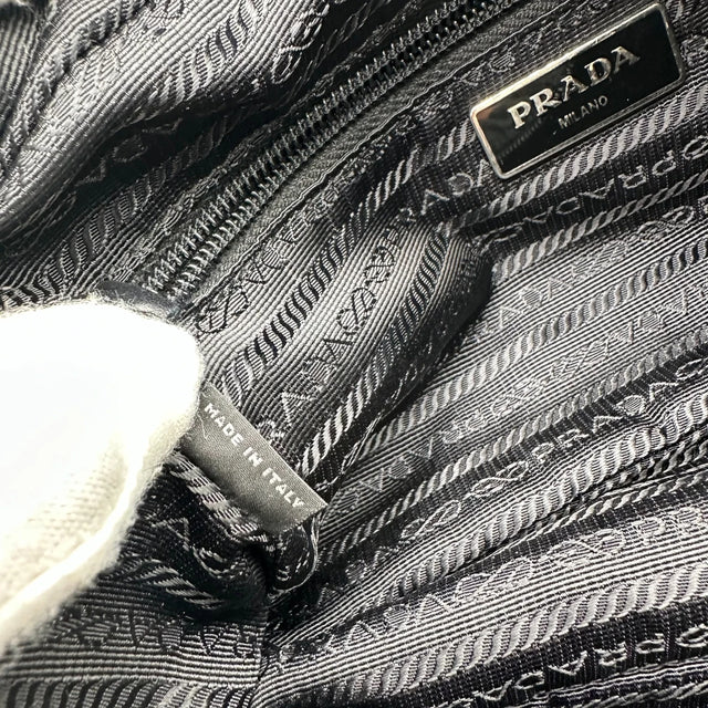 Umhängetasche AW18 mit Nieten aus Nylon schwarz