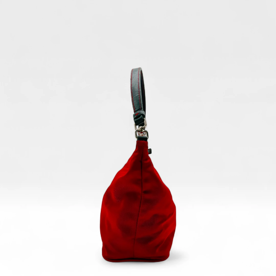 Prada Handtasche aus Nylon rot