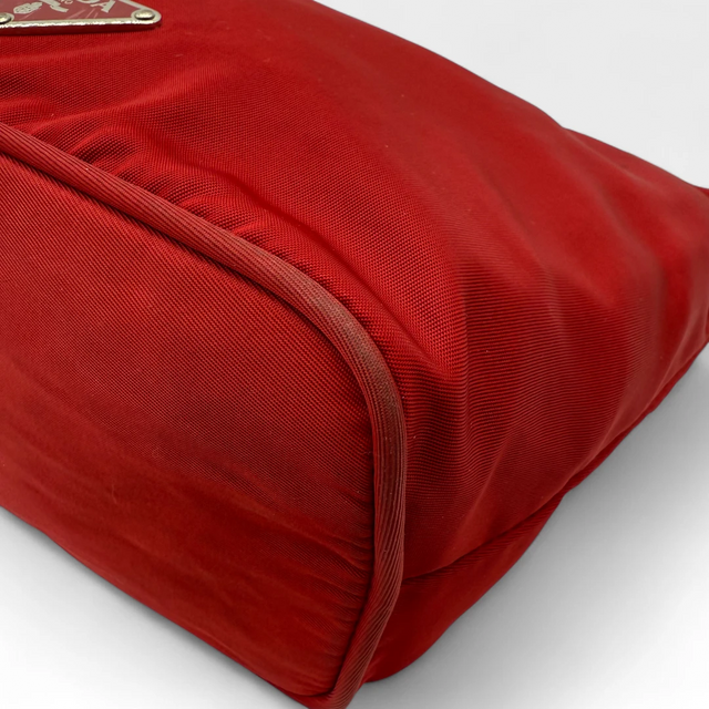 Prada Handtasche aus Nylon rot