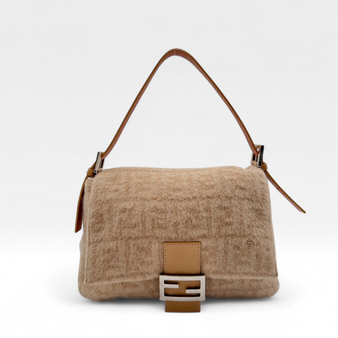 Fendi Handtasche Mamma Baguette aus Kaschmir monogram beige