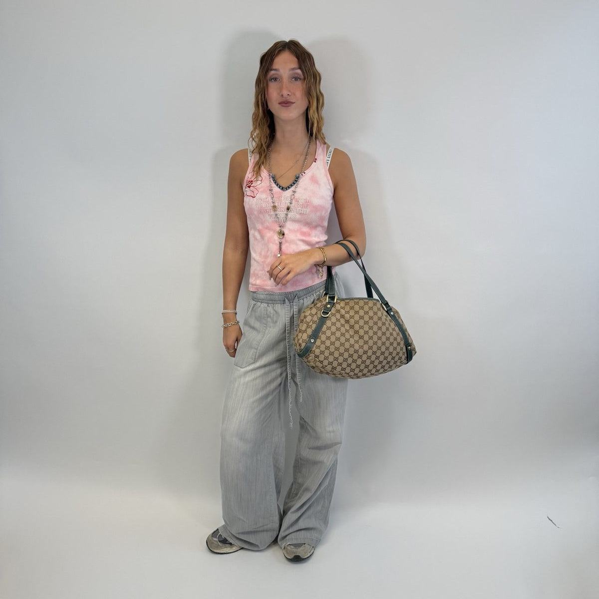 Gucci Shopper Abbey monogram beige – getragen am Model
