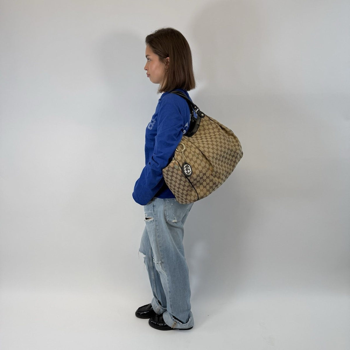 Gucci Shopper Sukey large monogram beige – getragen am Model