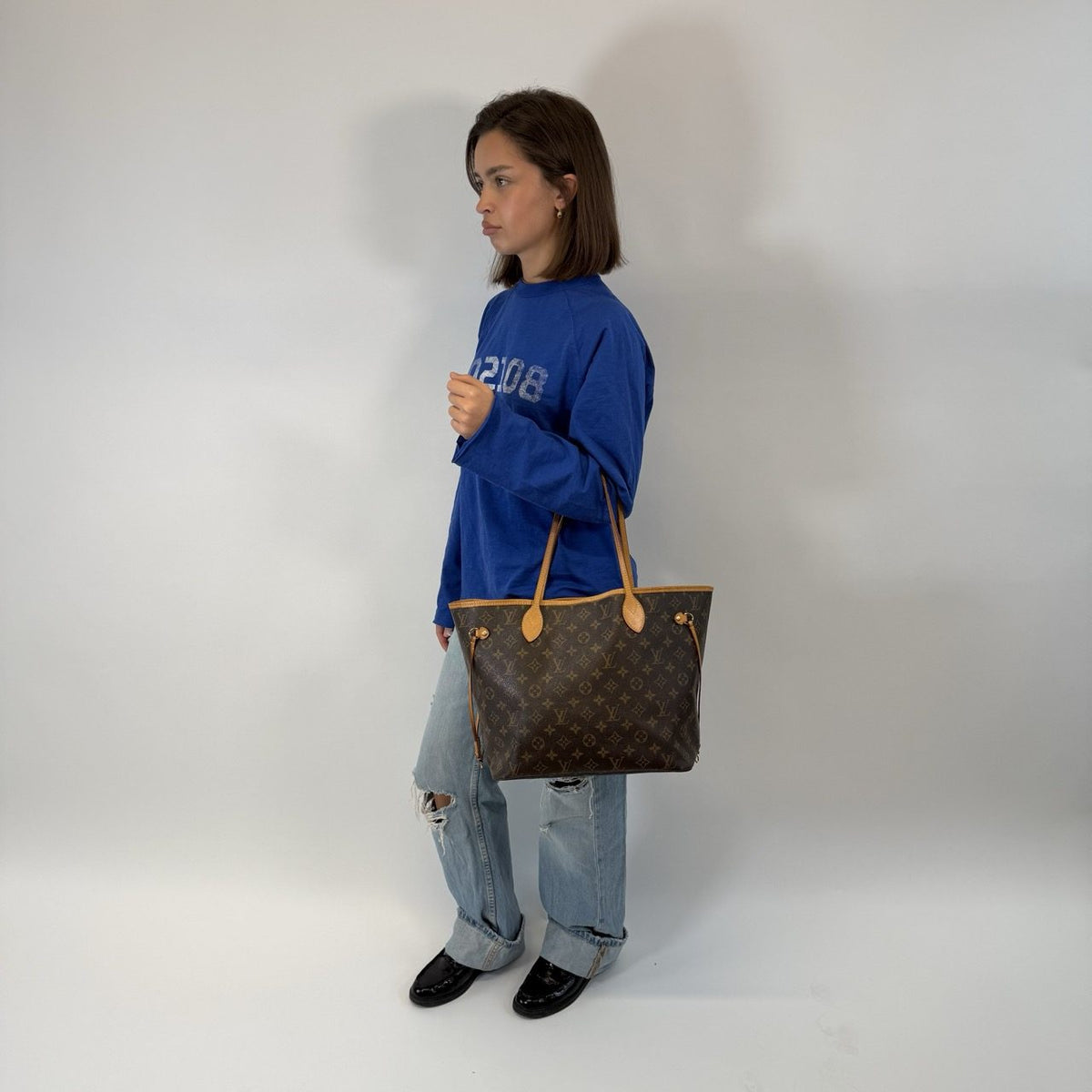 Louis Vuitton Shopper Neverfull MM mit Clutch monogram braun – getragen am Model