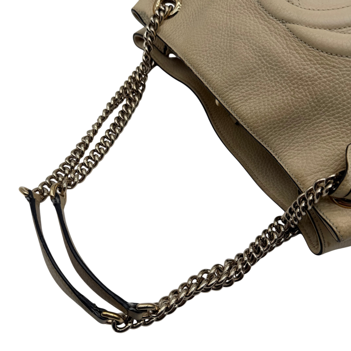 Gucci Shopper Soho Tassel mit Umhängekette aus Leder beige – Schulterriemen im Detail