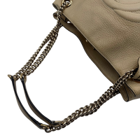 Gucci Shopper Soho Tassel mit Umhängekette aus Leder beige – Schulterriemen im Detail