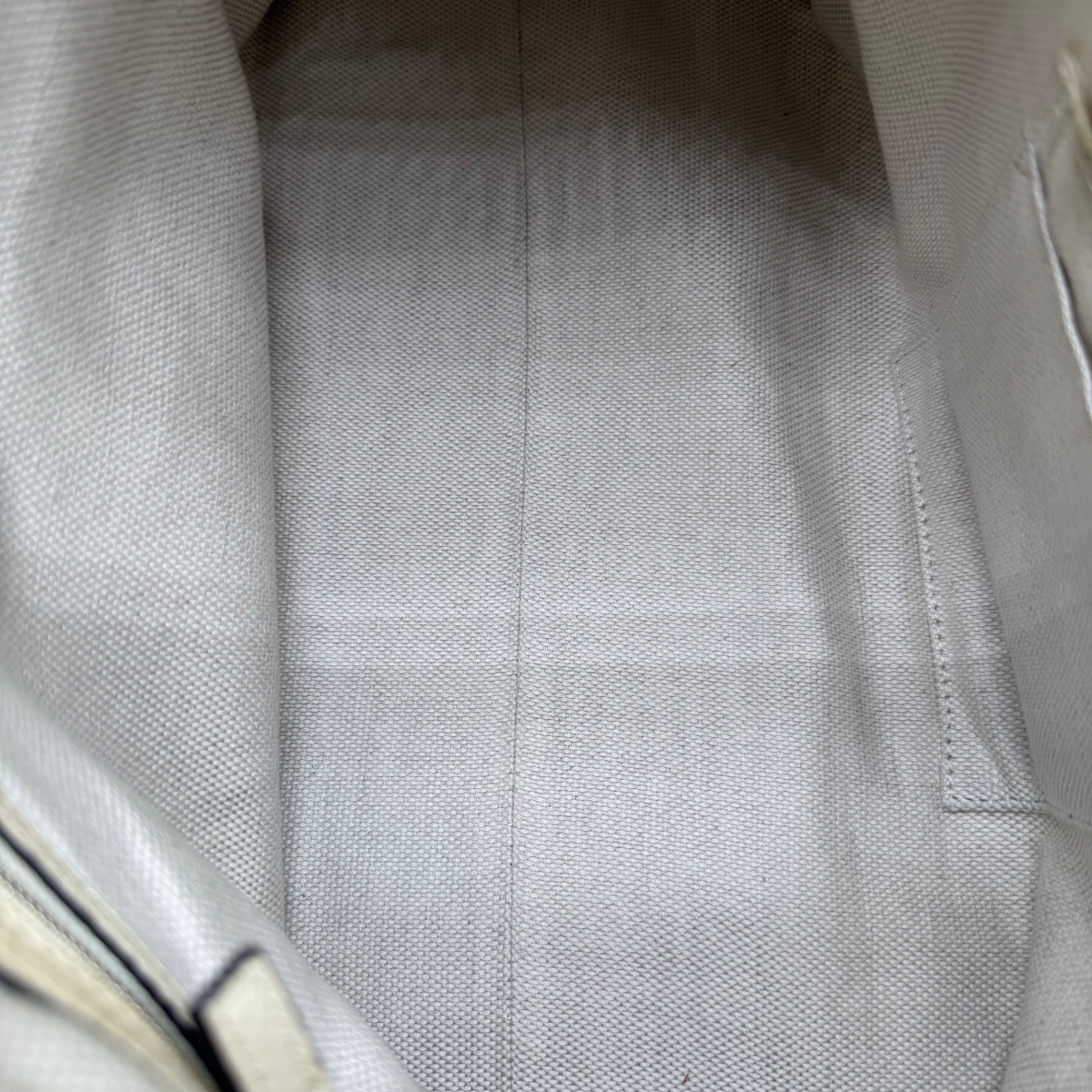 Gucci Shopper Soho Tassel mit Umhängekette aus Leder beige – Innenansicht