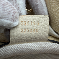 Gucci Shopper Soho Tassel mit Umhängekette aus Leder beige – Seriennummer im Detail
