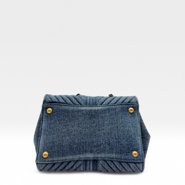 Miu Miu Handtasche Biker mit Umhängegurt aus Denimstoff blau