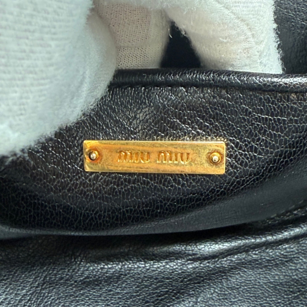 Miu Miu Handtasche Biker mit Umhängegurt aus Denimstoff blau