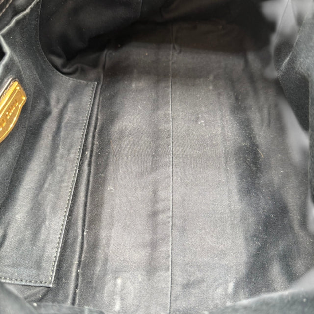 Miu Miu Handtasche Vitello Lux mit Umhängegurt aus Leder schwarz