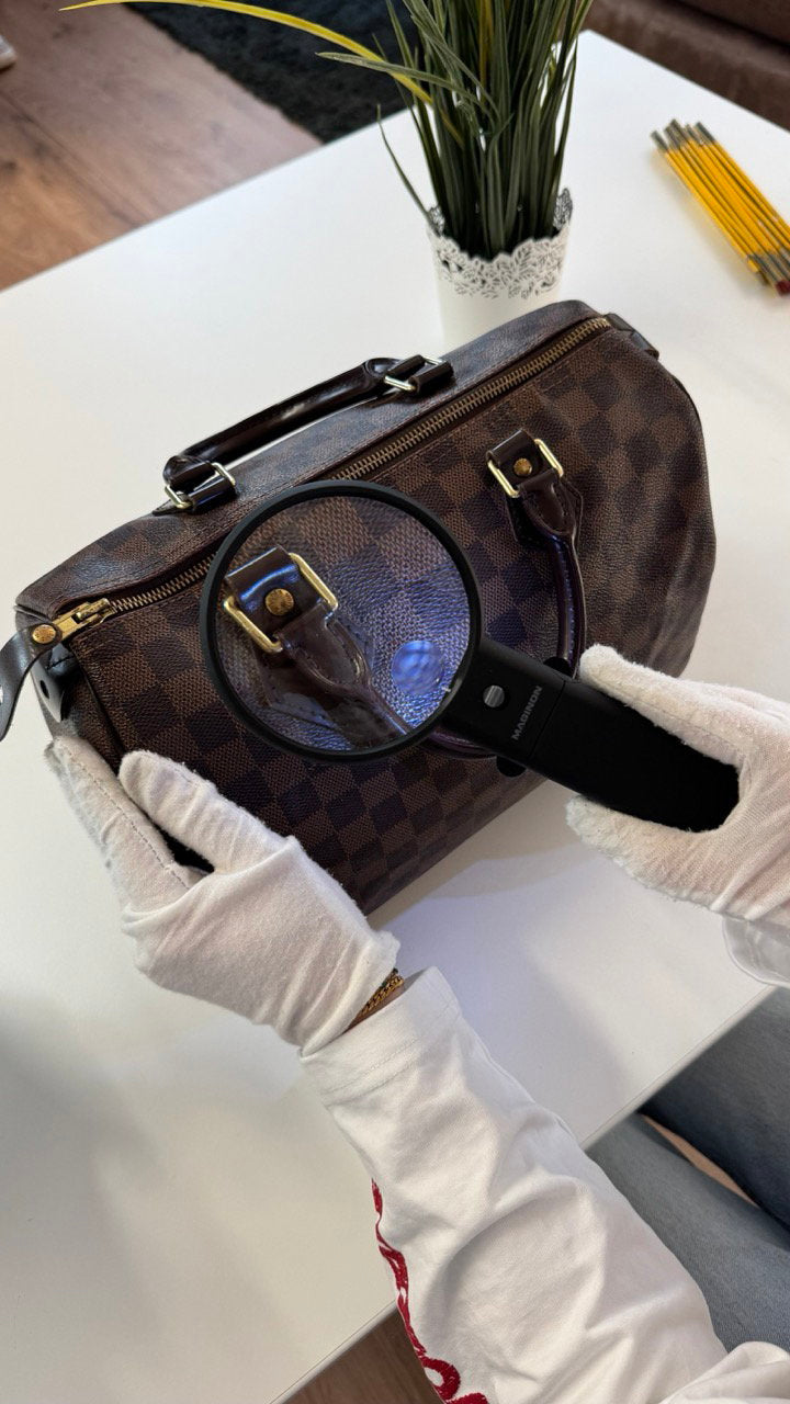Echtheitsprüfung einer Designertasche bei 9ine Life