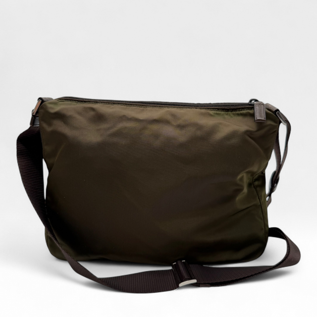 Prada Umhängetasche Beutelform aus Nylon khaki